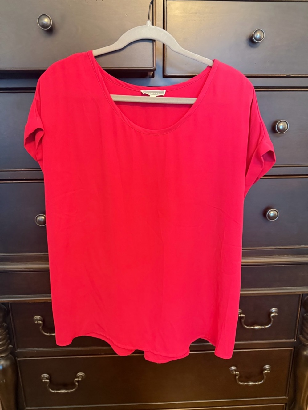 Pleione Scoop Neck Short Sleeve Tee in Bright Pink